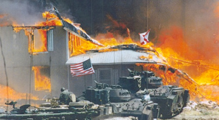 chars assaut tanks armée raid waco secte feu